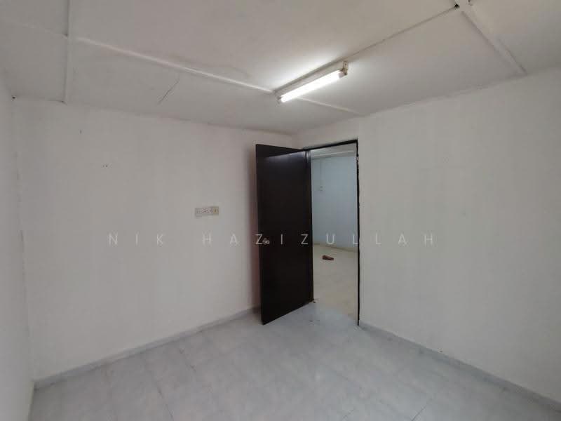 Rumah Teres 1-Tingkat untuk Dijual di Taman Subang Baru (Sungai Buloh) - Nik Hazizullah - PropertyGuru.com.my