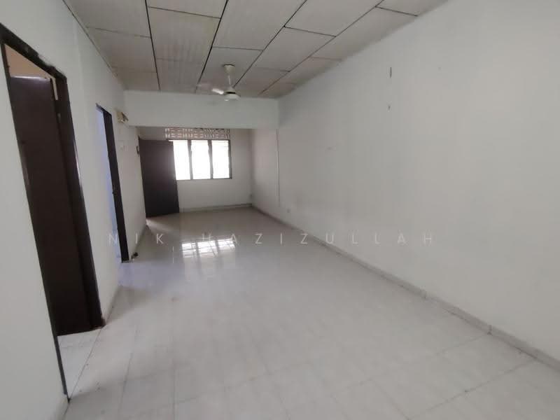 Rumah Teres 1-Tingkat untuk Dijual di Taman Subang Baru (Sungai Buloh) - Nik Hazizullah - PropertyGuru.com.my