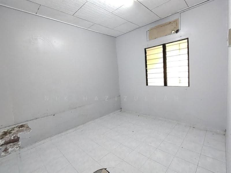 Rumah Teres 1-Tingkat untuk Dijual di Taman Subang Baru (Sungai Buloh) - Nik Hazizullah - PropertyGuru.com.my