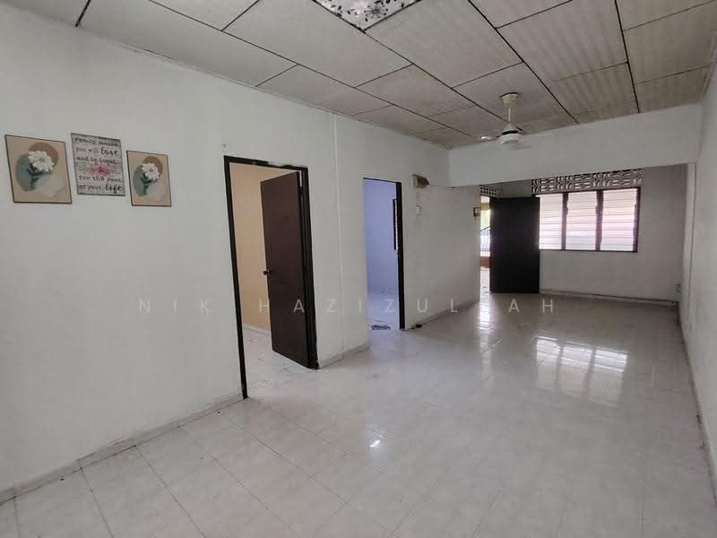 Rumah Teres 1-Tingkat untuk Dijual di Taman Subang Baru (Sungai Buloh) - Nik Hazizullah - PropertyGuru.com.my