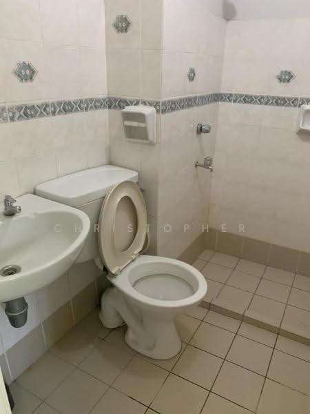 Townhouse for Sale in KL City Centre (Kuala Lumpur) - Christopher Lim - Bathroom - PropertyGuru.com.my