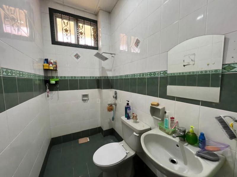 Bungalow House for Sale in Saujana Akasia (Sungai Buloh) - Adzura Zamedin - Bathroom - PropertyGuru.com.my