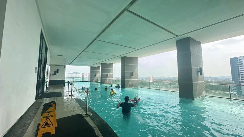 Kediaman Servis untuk Dijual di The Shore @ Malacca River - Mii Ong - Pool - PropertyGuru.com.my
