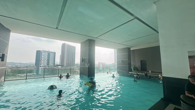 Kediaman Servis untuk Dijual di The Shore @ Malacca River - Mii Ong - Pool - PropertyGuru.com.my
