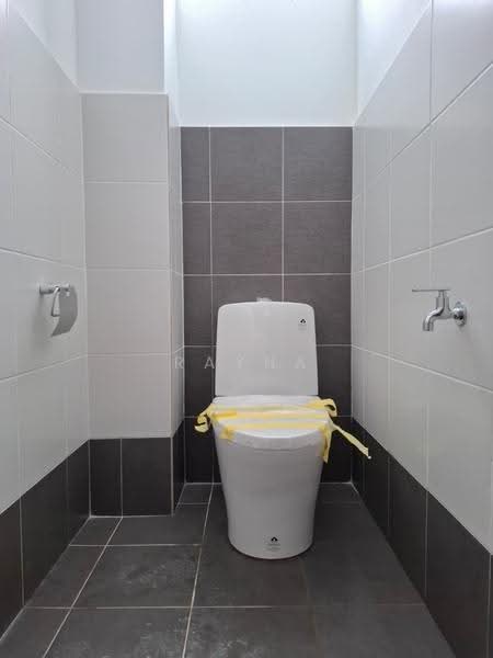 Shop / Office untuk Disewa di Kota Masai (Pasir Gudang) - Rayna Pang - Bathroom - PropertyGuru.com.my