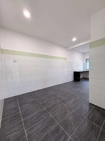 Rumah Teres untuk Dijual di Taman Kota Jaya (Kota Tinggi) - Kym Kee - Kitchen - PropertyGuru.com.my