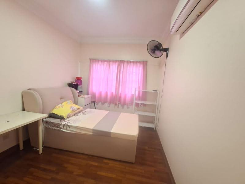 Kediaman Servis untuk Dijual di Subang Avenue - Karen Ong - Bedroom - PropertyGuru.com.my
