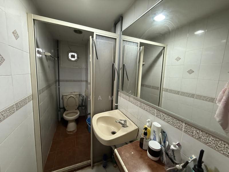 Condominium for Sale at Heritage - James Tan - Bathroom - PropertyGuru.com.my