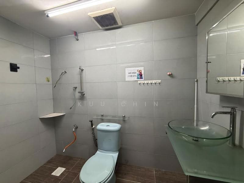 2-storey Terraced House for Sale in Taman Skudai Baru (Skudai) - Kuu Chin - Bathroom - PropertyGuru.com.my