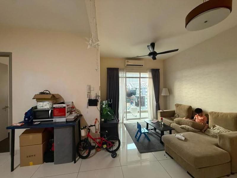 Kondominium untuk Dijual di Saville @ The Park - Yubi Leong - Living Room - PropertyGuru.com.my