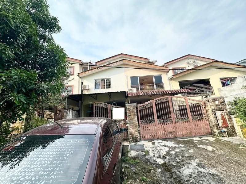 3-storey Terraced House for Sale in Taman Selayang Mulia (Selayang) - Thoriq Suparman - Exterior - PropertyGuru.com.my