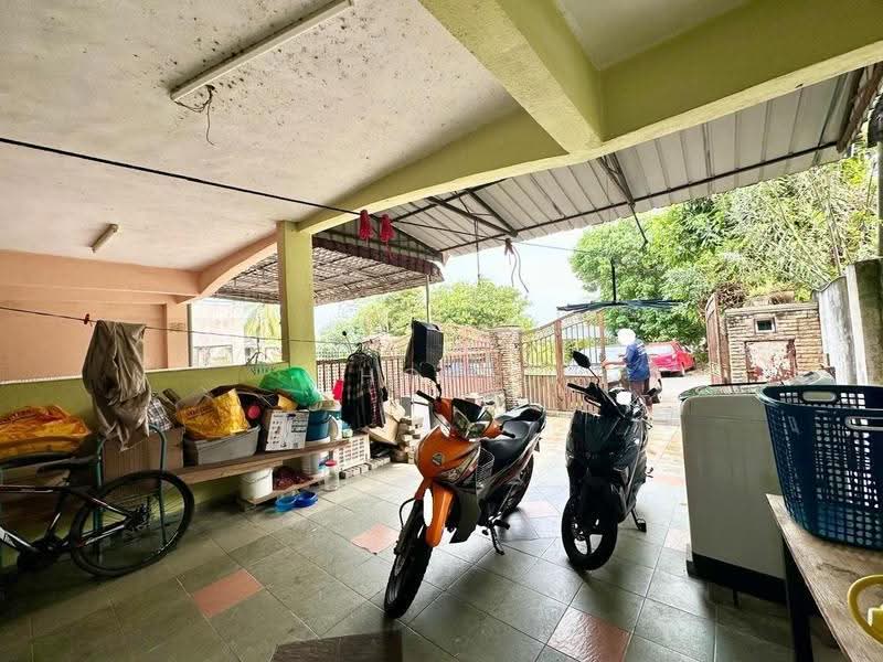 3-storey Terraced House for Sale in Taman Selayang Mulia (Selayang) - Thoriq Suparman - Exterior - PropertyGuru.com.my