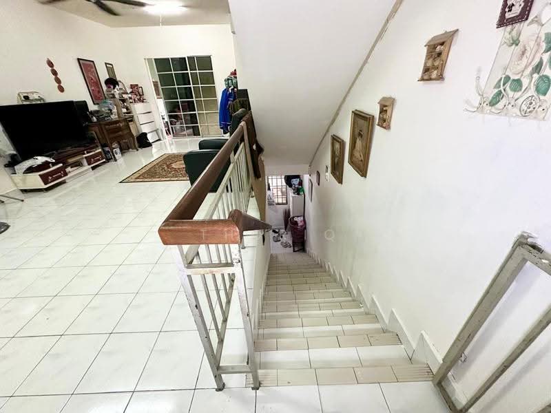 3-storey Terraced House for Sale in Taman Selayang Mulia (Selayang) - Thoriq Suparman - Living Room - PropertyGuru.com.my