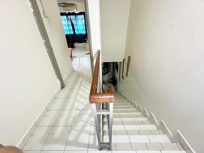 3-storey Terraced House for Sale in Taman Selayang Mulia (Selayang) - Thoriq Suparman - Corridor - PropertyGuru.com.my
