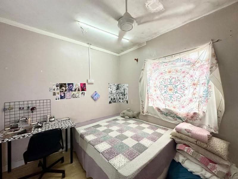 3-storey Terraced House for Sale in Taman Selayang Mulia (Selayang) - Thoriq Suparman - Bedroom - PropertyGuru.com.my