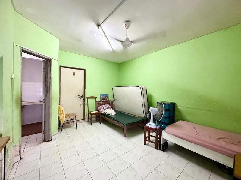 3-storey Terraced House for Sale in Taman Selayang Mulia (Selayang) - Thoriq Suparman - Bedroom - PropertyGuru.com.my