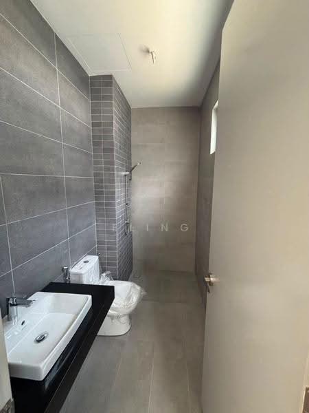 Rumah Berkembar untuk Dijual di Ampang (Selangor) - Eling Loo - Bathroom - PropertyGuru.com.my