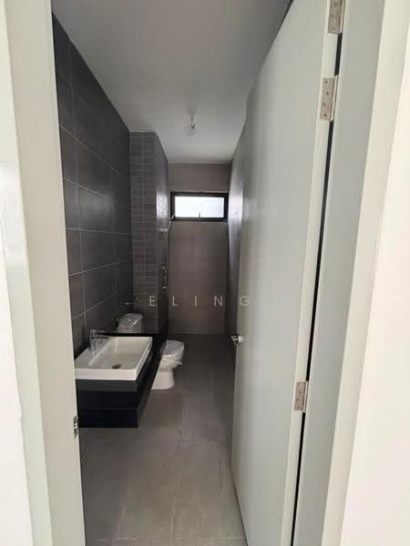 Rumah Berkembar untuk Dijual di Ampang (Selangor) - Eling Loo - Bathroom - PropertyGuru.com.my