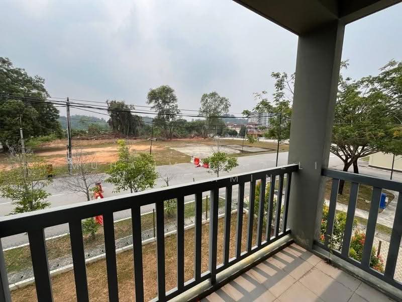 2-storey Terraced House for Rent in Sungai Merab (Dengkil) - Muhammad Nazli Mohd Amin - Balcony - PropertyGuru.com.my