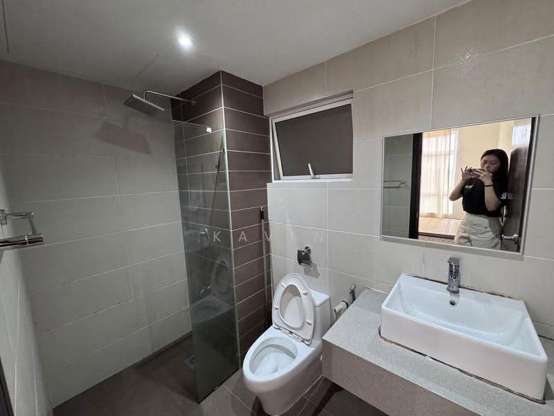 Kondominium untuk Disewa di Paraiso Residence @ The Earth - Kaven Heng - Bathroom - PropertyGuru.com.my