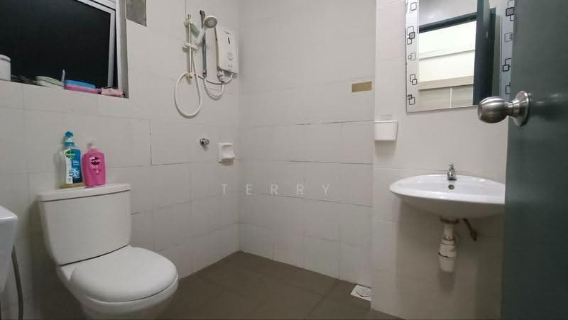 Condominium for Rent at Hijauan Heights - Terry Yee - Bathroom - PropertyGuru.com.my