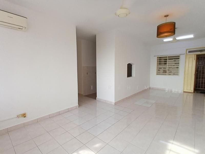Condominium for Sale at De Rozelle - Azli Ibrahim - Living Room - PropertyGuru.com.my