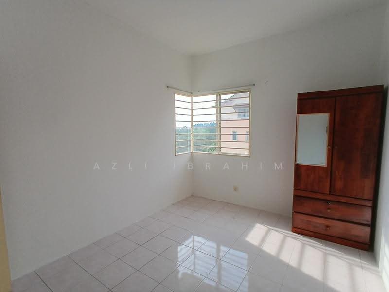 Condominium for Sale at De Rozelle - Azli Ibrahim - Bedroom - PropertyGuru.com.my