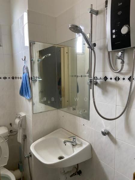 Kondominium untuk Disewa di Azuria Condominium - Abby Woo - PropertyGuru.com.my