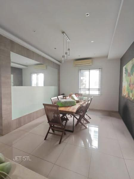 Rumah Berkembar untuk Dijual di Setia Damai (Setia Alam) - Loke . - Dining Room - PropertyGuru.com.my