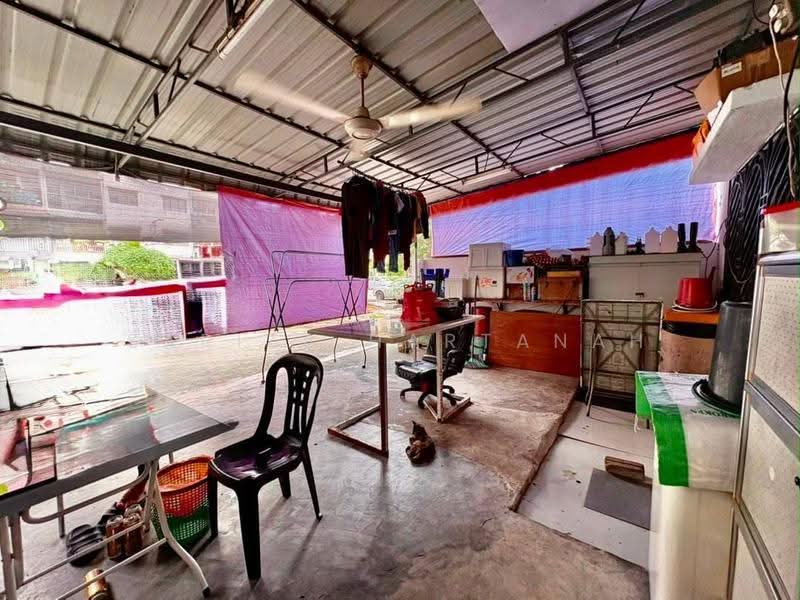 Rumah Flat untuk Dijual di Taman Sri Muda - Sariza Hartanah - Exterior - PropertyGuru.com.my