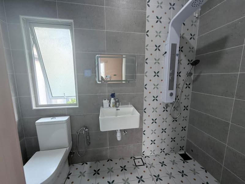 Rumah Teres 2-Tingkat untuk Disewa di Beranang (Selangor) - Wil Koh - Bathroom - PropertyGuru.com.my