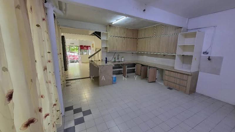 3-storey Terraced House for Sale in Bukit Idaman (Selayang) - Kathy Yap - Kitchen - PropertyGuru.com.my