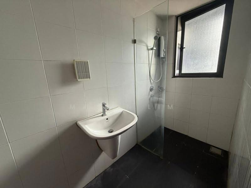 Service Residence for Sale at V@SUMMERPLACE - Marvin Lim - Bathroom - PropertyGuru.com.my