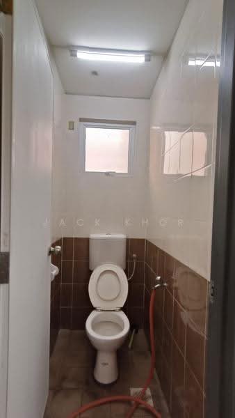 Shop / Office untuk Disewa di Setia Alam (Selangor) - Jack Khor Phor Jiing - Bathroom - PropertyGuru.com.my