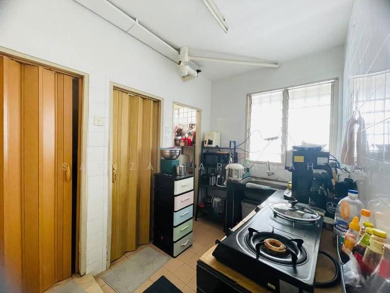 Apartment for Sale at Pangsapuri Sri Tanjung - Sariza Hartanah - Kitchen - PropertyGuru.com.my