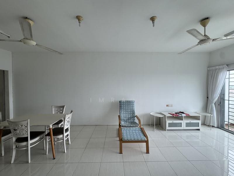 Pangsapuri untuk Dijual di Pangsapuri Anggun - Imran Ismadi - Living Room - PropertyGuru.com.my