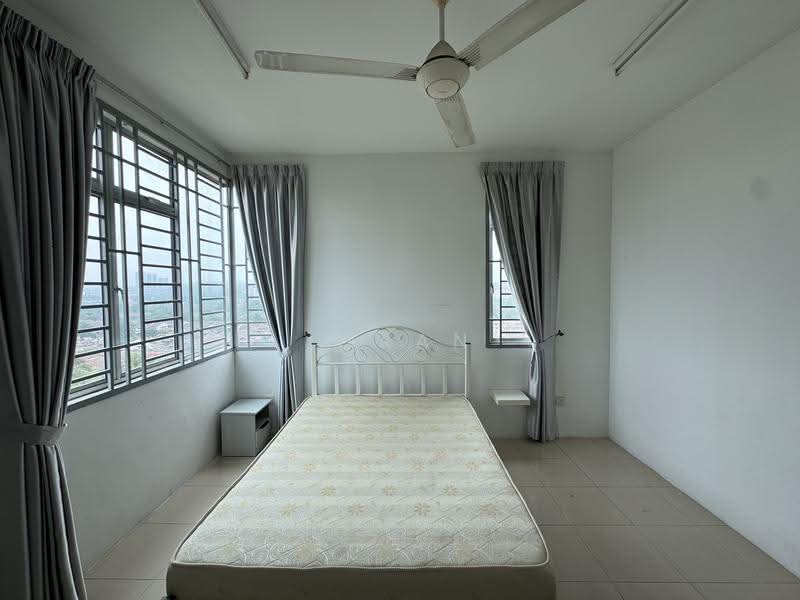 Pangsapuri untuk Dijual di Pangsapuri Anggun - Imran Ismadi - Bedroom - PropertyGuru.com.my