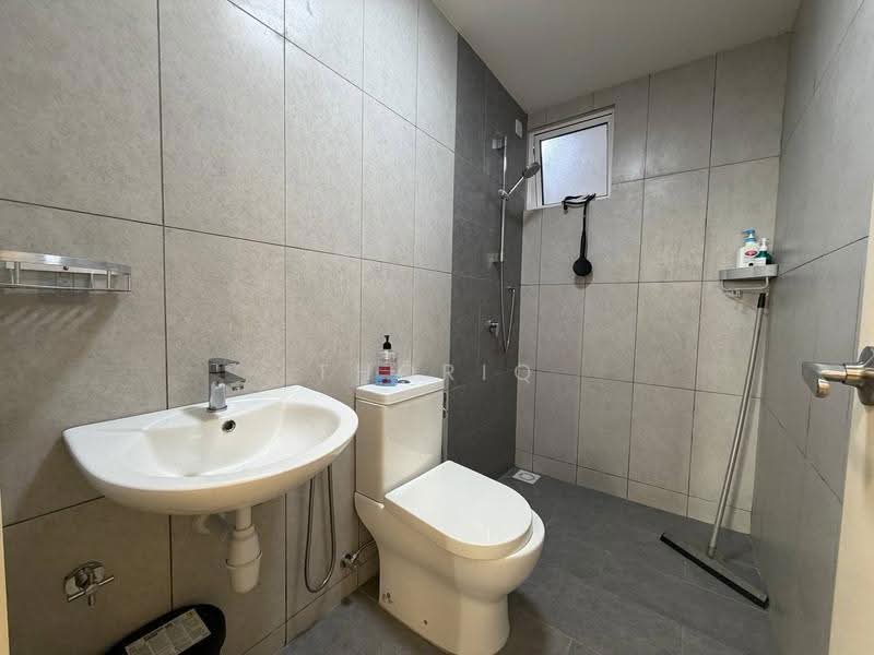 Service Residence for Sale at Tuan 2egacy - Thoriq Suparman - Bathroom - PropertyGuru.com.my