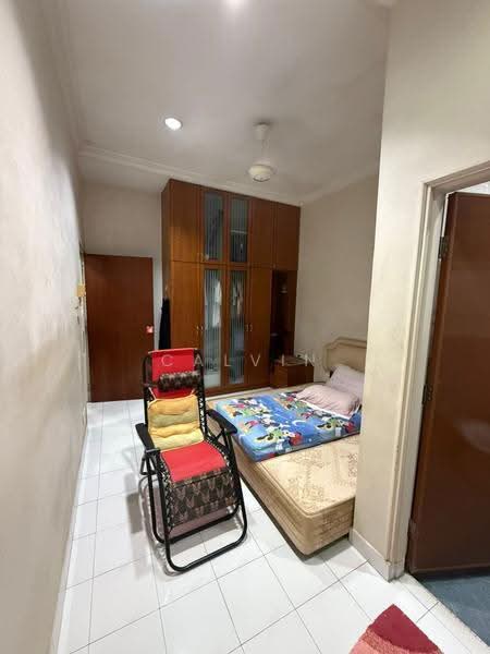 Rumah Teres 1-Tingkat untuk Dijual di Taman Gaya (Ulu Tiram) - Calvin Lee - Bedroom - PropertyGuru.com.my