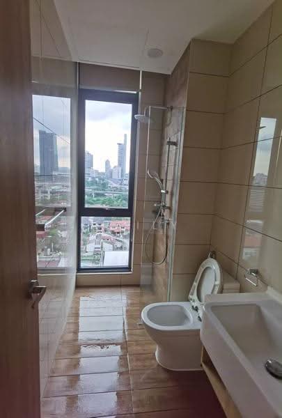 Kediaman Servis untuk Disewa di Avara - Emily Tai - Bathroom - PropertyGuru.com.my