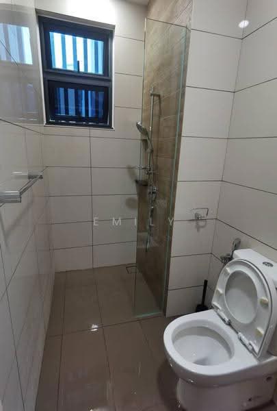 Kediaman Servis untuk Disewa di Avara - Emily Tai - Bathroom - PropertyGuru.com.my