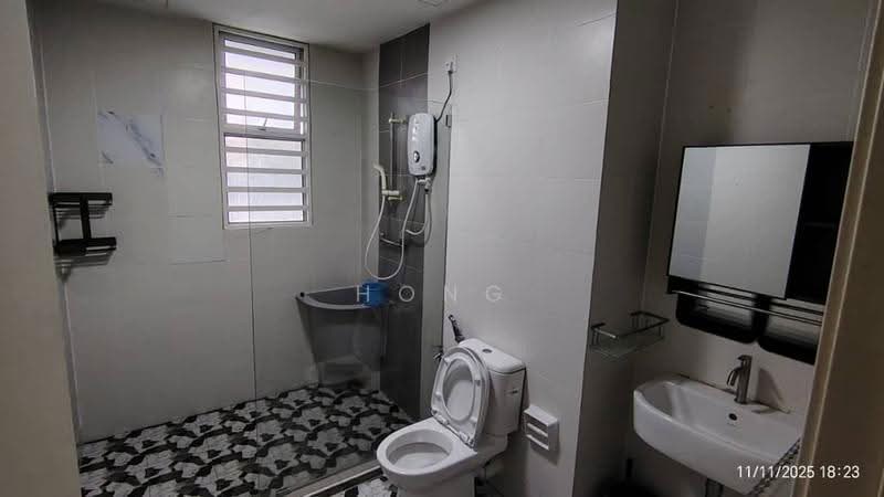 Condominium for Rent at Elit Heights @ Bayan City - Hong . - Bathroom - PropertyGuru.com.my