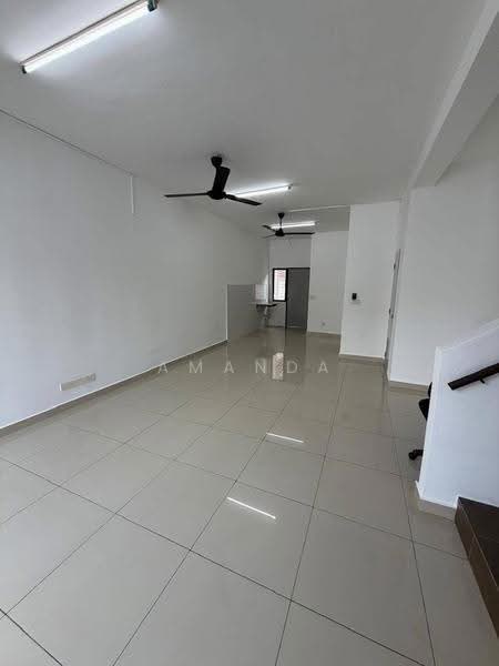 Terraced House for Sale in Bandar Mahkota Banting (Tanjong Duabelas) - Amanda Lock - Interior - PropertyGuru.com.my