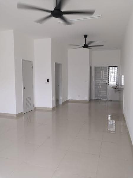 Terraced House for Sale in Bandar Mahkota Banting (Tanjong Duabelas) - Amanda Lock - Living Room - PropertyGuru.com.my