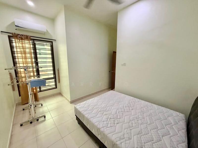 Rumah Kluster untuk Dijual di Skudai (Johor) - Larry Ng - Bedroom - PropertyGuru.com.my