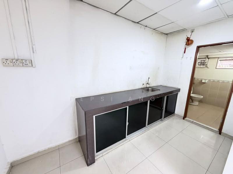 Kedai untuk Disewa di Pandamaran (Klang) - Pepsi Ang - Bathroom - PropertyGuru.com.my