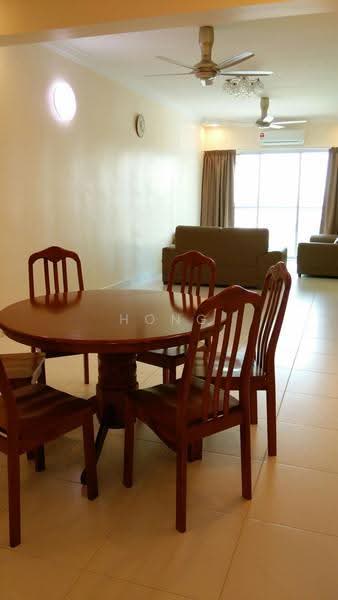 Kondominium untuk Disewa di Elit Heights @ Bayan City - Hong . - Living Room - PropertyGuru.com.my