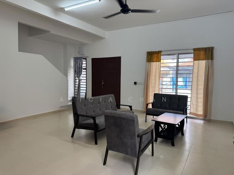 Terraced House for Rent in Bandar Springhill (Jimah) - Alicia Chan - Living Area - PropertyGuru.com.my