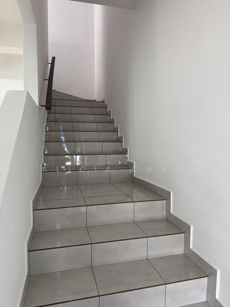 Terraced House for Rent in Bandar Springhill (Jimah) - Alicia Chan - Stairs Newly Refurbished - PropertyGuru.com.my