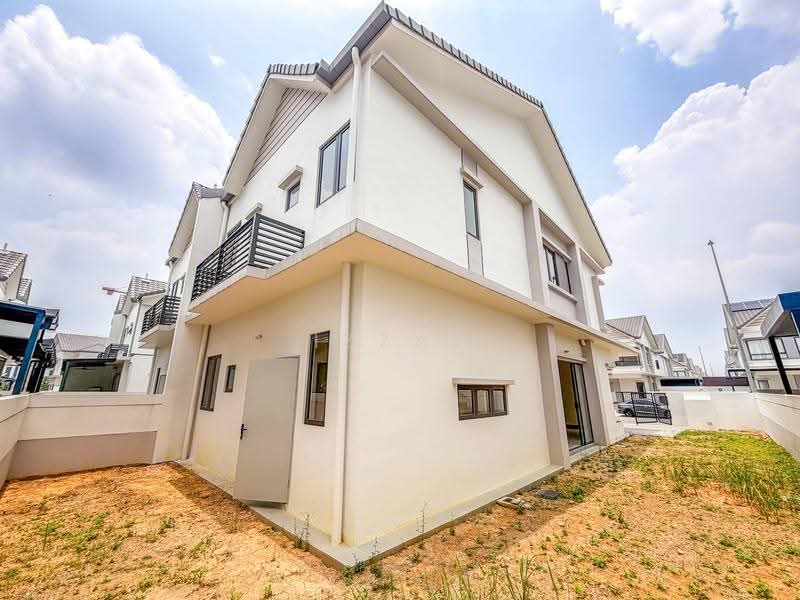 Semi-Detached House for Sale in Cyber 10 (Cyberjaya) - Izzat Zamros - Exterior - PropertyGuru.com.my